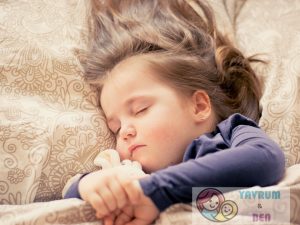 1 Yaşındaki Bebek Gündüz Kaç Kere Uyumalı?